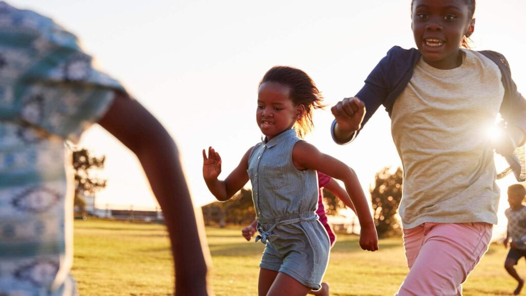kids running